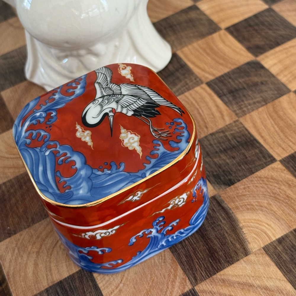 Vintage Takahashi Porcelain Trinket Keepsake Box with Crane Motif Japan